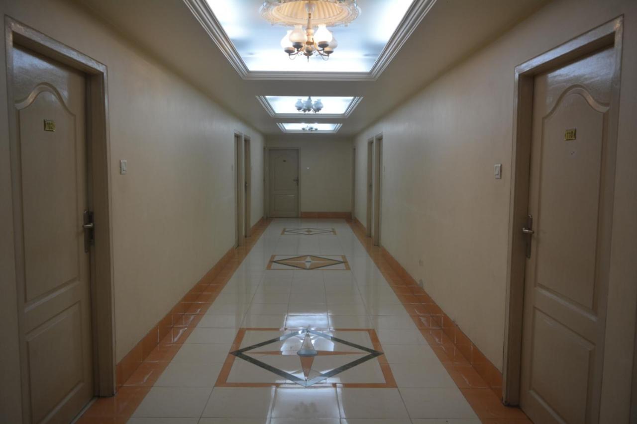 Hotel Poonam Екстериор снимка